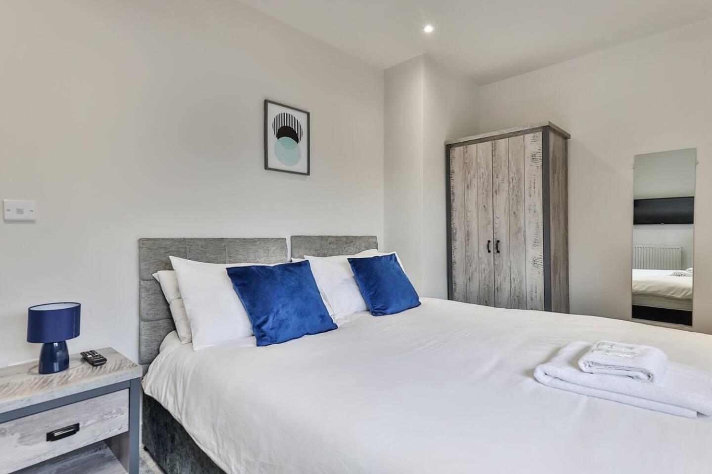 Villa 3 Bed Refurbished, Modern House, Wifi, Patio Area à Sheffield Extérieur photo