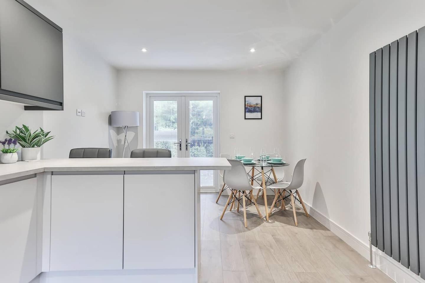 Villa 3 Bed Refurbished, Modern House, Wifi, Patio Area à Sheffield Extérieur photo