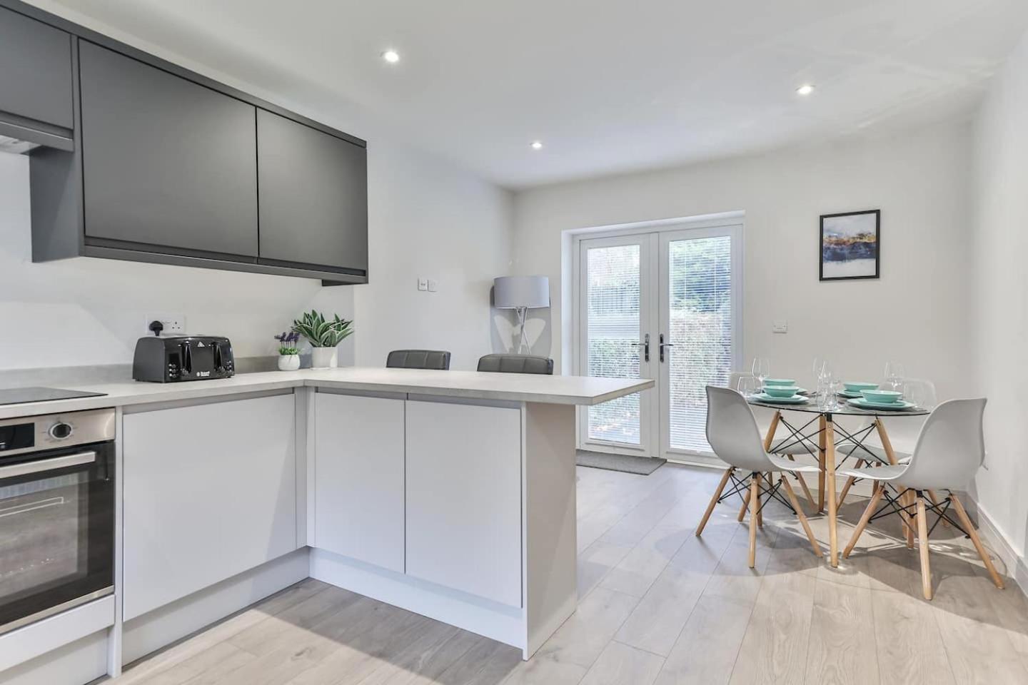 Villa 3 Bed Refurbished, Modern House, Wifi, Patio Area à Sheffield Extérieur photo